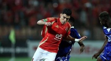 أشرف بن شرقي يقترب من اللعب أساسياً في مواجهة صن داونز الحاسمة غداً