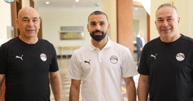 التوأم يحتفل بصلاح كقائد حقيقي بعد انتزاع لقب الدوري الإنجليزي 2 التوأم يحتفل بصلاح كقائد حقيقي بعد انتزاع لقب الدوري الإنجليزي
