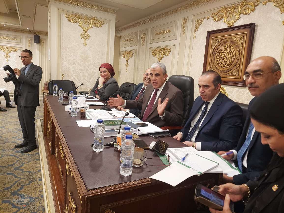 الموظفين الفرحة مش سيعاهم”.. تحديد سن المعاش ومكافأة نهاية الخدمة للقطاع الحكومي والخاص وفق قانون العمل الجديد 2 الموظفين الفرحة مش سيعاهم”.. تحديد سن المعاش ومكافأة نهاية الخدمة للقطاع الحكومي والخاص وفق قانون العمل الجديد