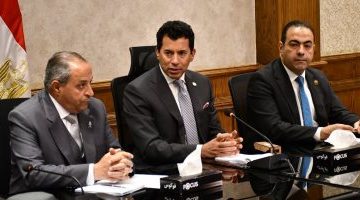 وزير الرياضة ومحافظ بورسعيد يتعاونان لإنجاز استاد المصري الجديد