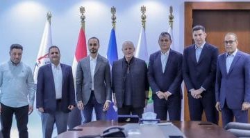 أبو ريدة يستقبل لجنة الحكام الإماراتية بحفاوة