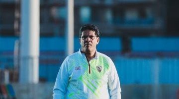 أيمن الرمادي يواجه تحديات الغيابات في debutه مع الزمالك ضد سيراميكا