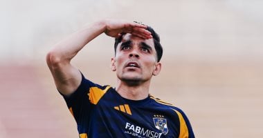 ابن شرقي يسجل هدف الانتصار للأهلي أمام سيراميكا 2 ابن شرقي يسجل هدف الانتصار للأهلي أمام سيراميكا