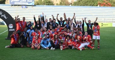 الأهلي النسائي يحتفل بالكأس: إنجاز تاريخي لأول مرة 2 الأهلي النسائي يحتفل بالكأس: إنجاز تاريخي لأول مرة