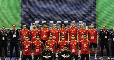 الأهلي يتوج بلقب الكؤوس الأفريقية لليد بعد انتصاره على الزمالك 31-28 2 الأهلي يتوج بلقب الكؤوس الأفريقية لليد بعد انتصاره على الزمالك 31-28