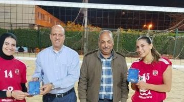 الأهلي يتوج بلقب دوري سيدات الكرة الطائرة الشاطئية بعد انتصاره على سبورتنج