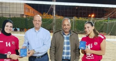 الأهلي يتوج بلقب دوري سيدات الكرة الطائرة الشاطئية بعد انتصاره على سبورتنج 2 الأهلي يتوج بلقب دوري سيدات الكرة الطائرة الشاطئية بعد انتصاره على سبورتنج