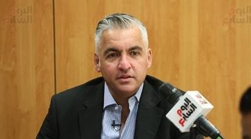 الأهلي يقترب من مدرب أجنبي جديد وسط متابعة مباراة سيراميكا