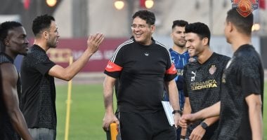 الغموض يسيطر على مفاوضات الزمالك مع أيمن الرمادى لتولي تدريب الفريق 2 الغموض يسيطر على مفاوضات الزمالك مع أيمن الرمادى لتولي تدريب الفريق