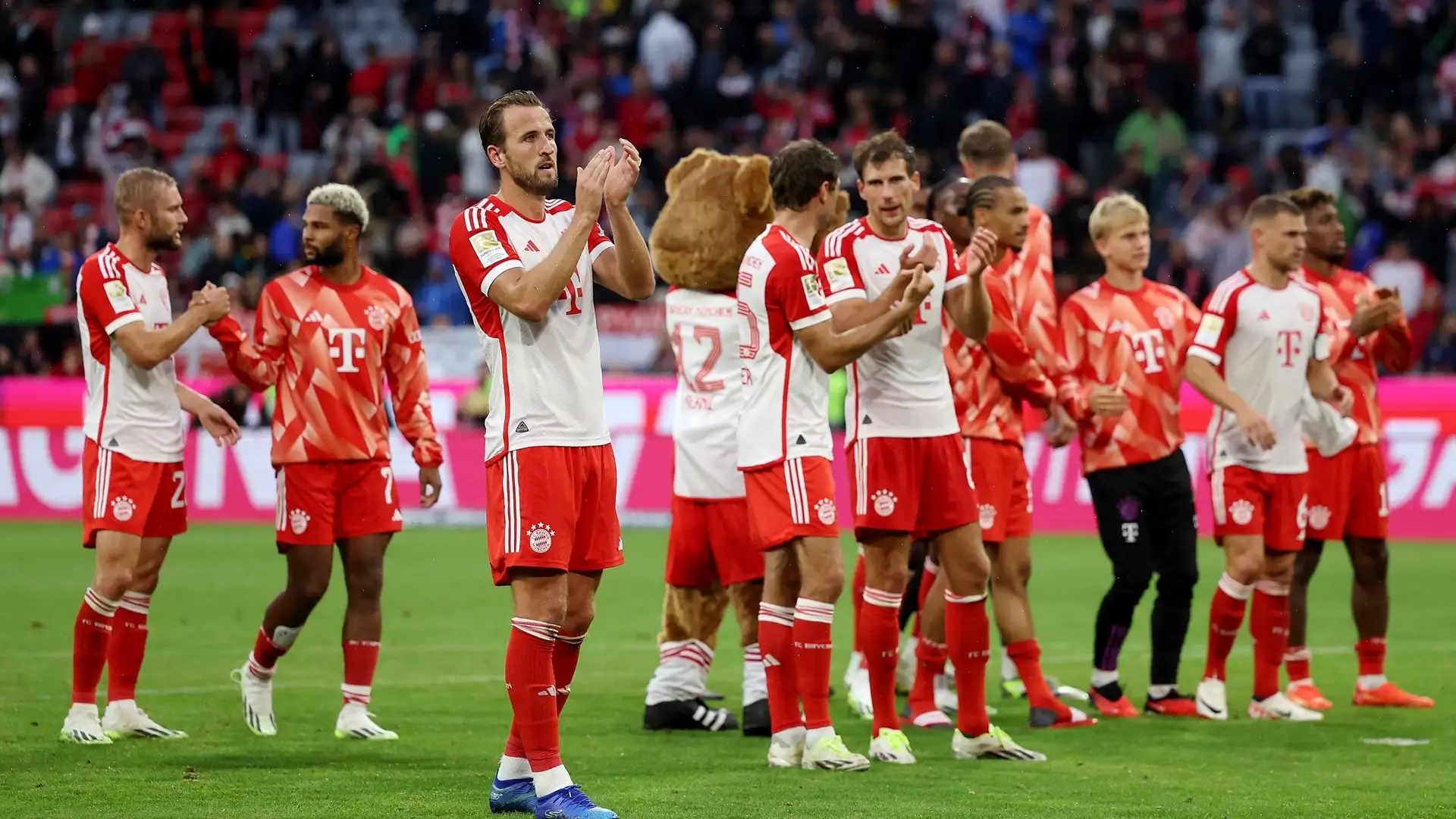 بايرن ميونخ يحقق اللقب الـ34 في الدوري الألماني 2 بايرن ميونخ يحقق اللقب الـ34 في الدوري الألماني