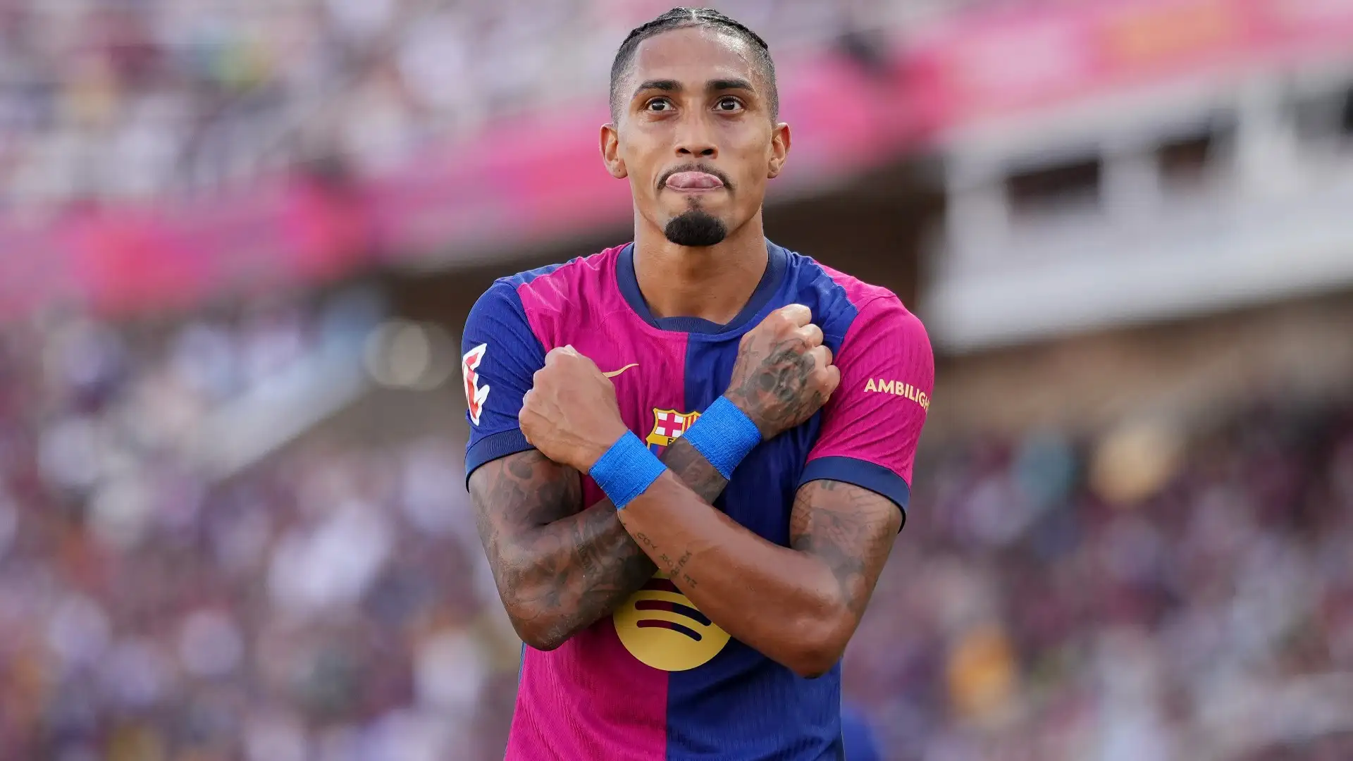 رافينيا يتألق ويتخطى إنجاز ميسي في دوري الأبطال
