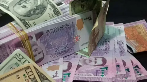 انخفاض صادم سعر الليرة السورية اليوم الأربعاء 21 مايو 2025 مقابل الدولار 2 انخفاض صادم سعر الليرة السورية اليوم الأربعاء 21 مايو 2025 مقابل الدولار
