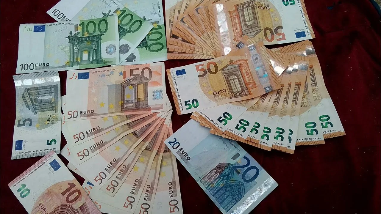 سعر اليورو اليوم في مصر مقابل الجنيه الجمعة الموافق 2 مايو 2025 2 سعر اليورو اليوم في مصر مقابل الجنيه الجمعة الموافق 2 مايو 2025