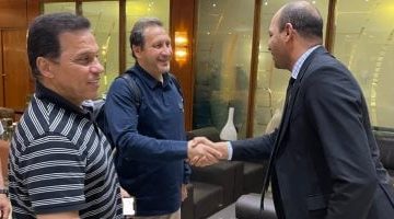 عودة حسام البدري من ليبيا بعد الأزمة أولى اللقطات