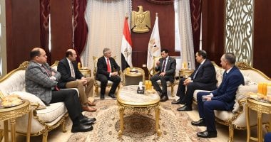 كشف النقاب عن البطولات العربية والأفريقية للترايثلون بحضور وزير الرياضة 2 كشف النقاب عن البطولات العربية والأفريقية للترايثلون بحضور وزير الرياضة