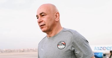 لحظة تاريخية: حسام حسن يرتدي قميص الأهلي لأول مرة ضد الشواكيش 2 لحظة تاريخية: حسام حسن يرتدي قميص الأهلي لأول مرة ضد الشواكيش