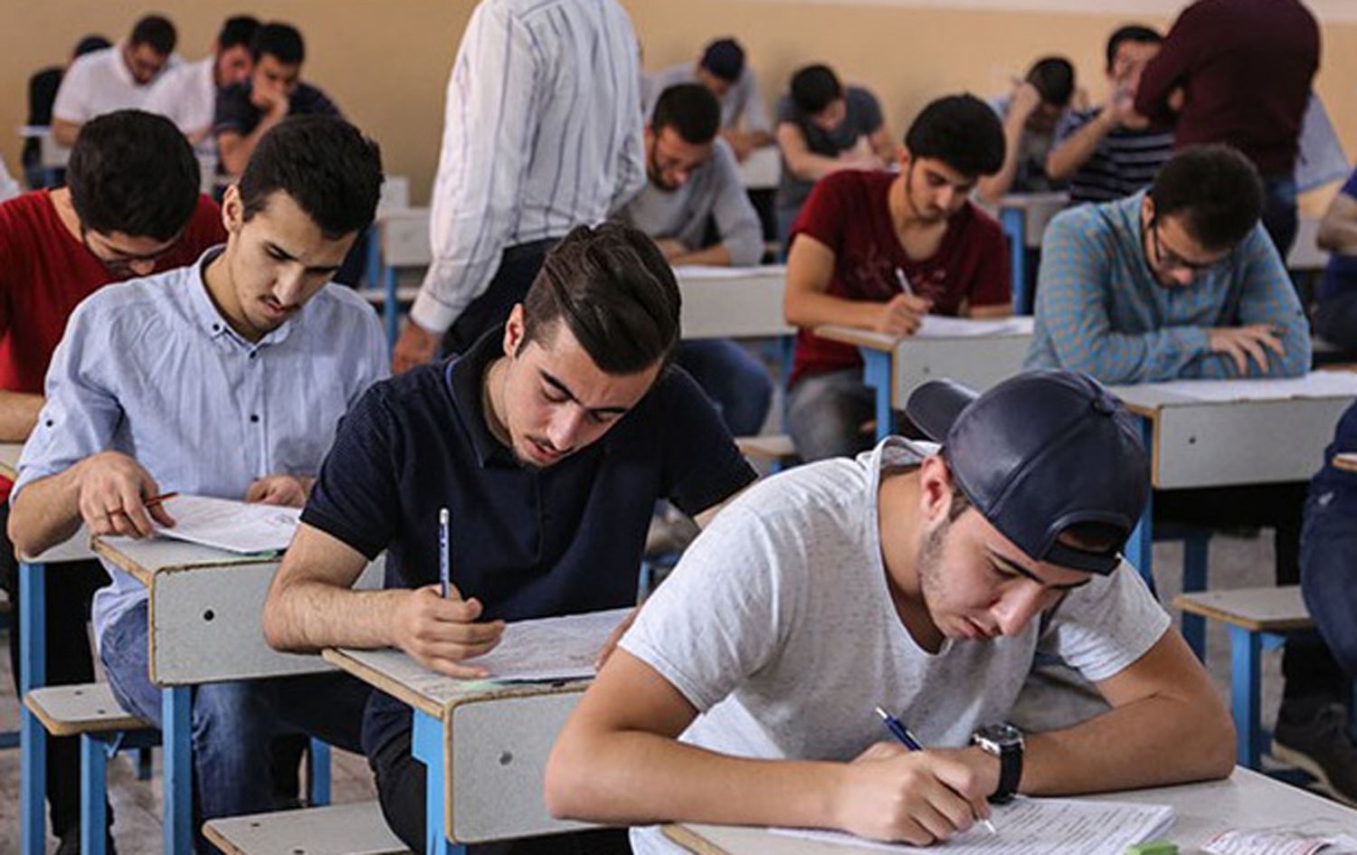 حل اسئله انكليزي سادس علمي دور اول 2025 مع الحل