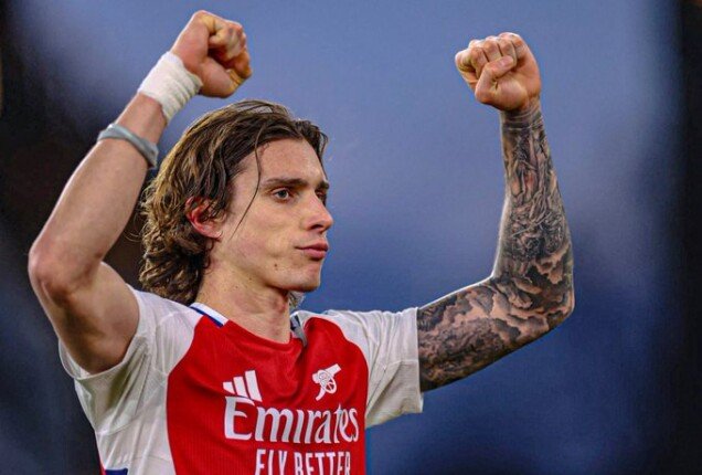 آرسنال يتمسك بكالافيوري ويرفض رحيله