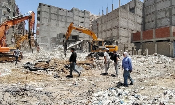 جهود مكثفة لإزالة المخالفات العمرانية في حي أول المنتزة بالإسكندرية