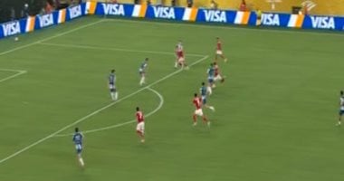 رودريجو مورا يسجل هدف التعادل لبورتو بعد استغلال خطأ الدفاع الأهلي