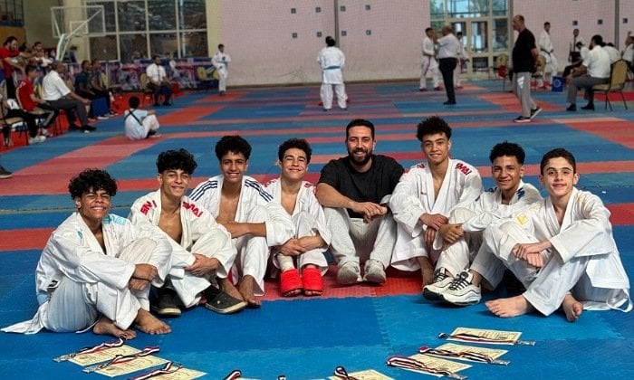 محافظ كفر الشيخ يشيد بإنجازات أبطال الكاراتيه ويؤكد الاستمرار في دعم المواهب الرياضية
