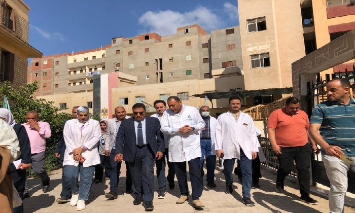 مدير الدقهلية يثني على كفاءة العاملين في مستشفى السنبلاوين