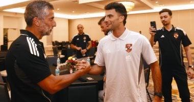 نجوم الأهلي يحتفون بزيو في معسكر ميامي