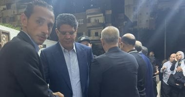 وداعًا مهيبًا: أيمن الرمادي ونجوم الزمالك في عزاء والد محمد طارق