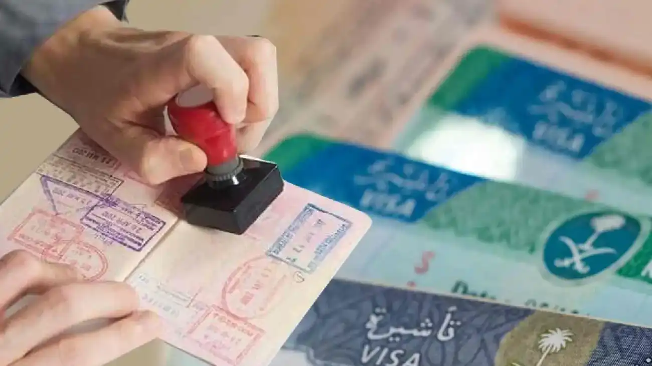 تمديد تأشيرات الزيارة المنتهية في السعودية 1447 مبادرة استثنائية للمغادرة النهائية