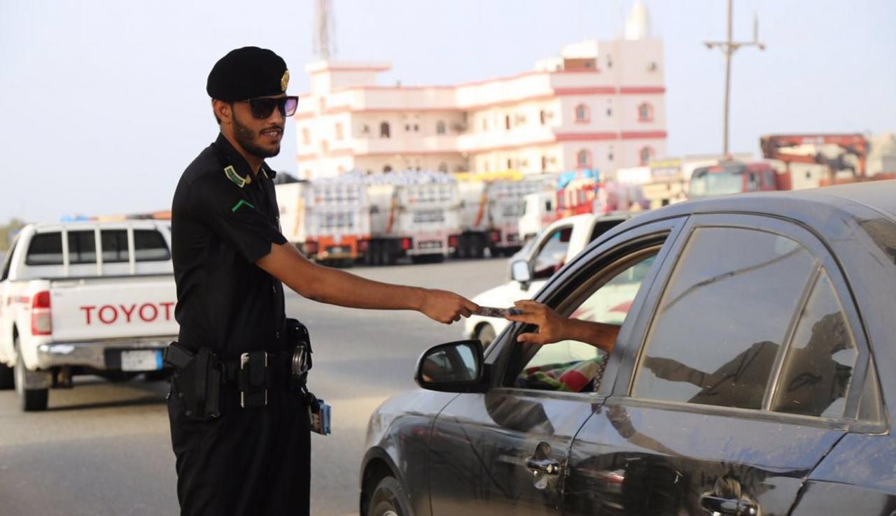 المرور السعودي يُعلن بدء رصد مخالفات مرورية على طريق الرياض-مكة اعرف تفاصيل العقوبات وضوابط السفر