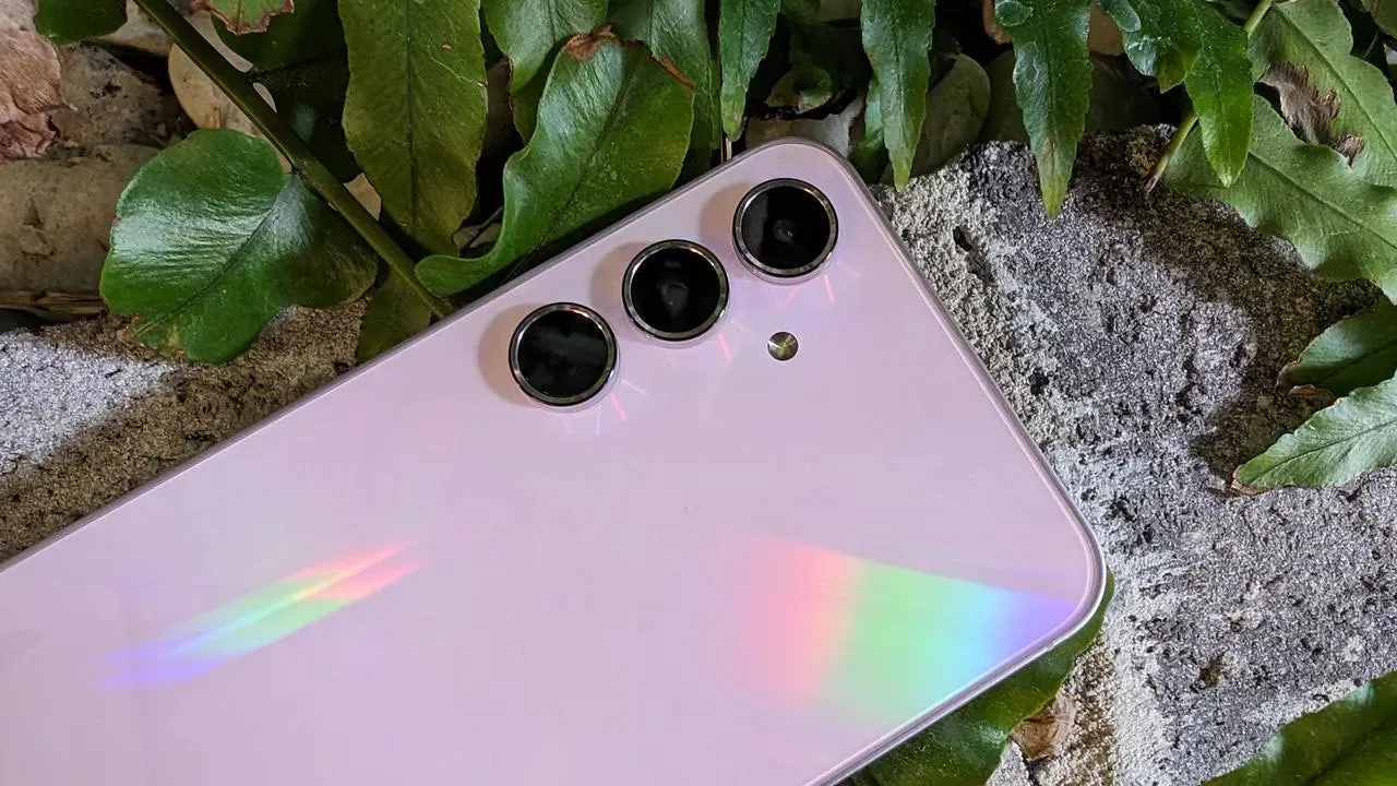 Galaxy A56 أحدث هواتف سامسونج للفئة المتوسطة 2025 بكاميرا احترافية وشاشة AMOLED بسعر اقتصادي
