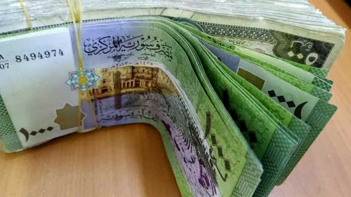 SYP يتعافي”.. سعر الدولار في سوريا مقابل الليرة في السوق السوداء والمصرف المركزي اليوم