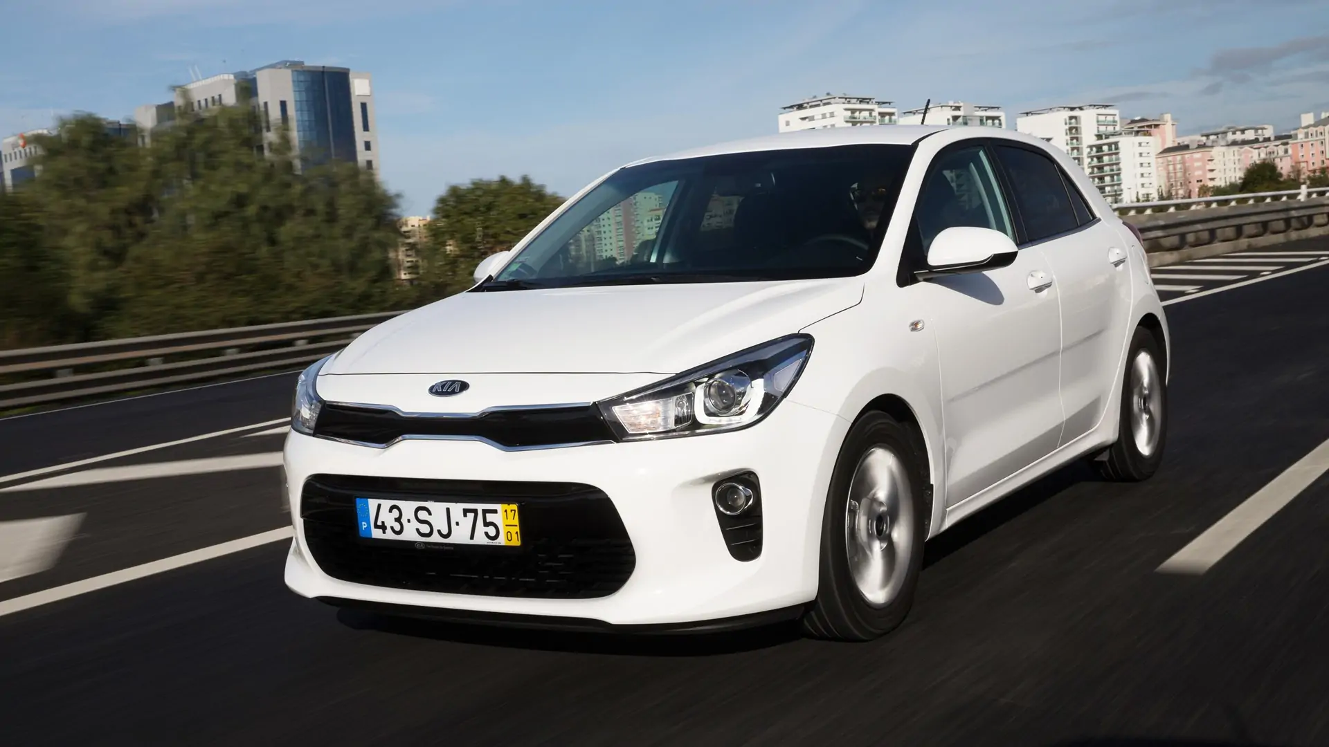 «عربية موفرة لو معاك مشوار طويل»… كيا ريو Kia Rio 2025 الجديدة بتكنولوجيا متطورة وبطارية ذكية