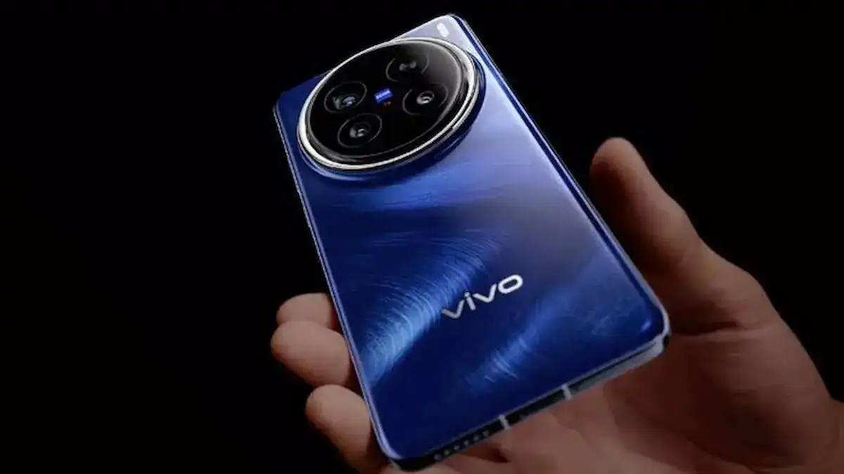 “أشهر هاتف في السوق”.. مواصفات Vivo X200 FE جاي بمعالج MediaTek Dimensity 9300 وشاشة محصلتش