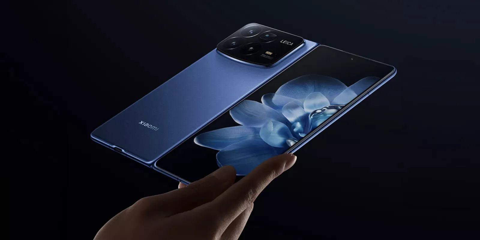 هاتف Xiaomi Mix Fold 4 بيكسر كل القواعد.. شاشة عملاقة بتتصفحها بيد واحدة ومعالج جبار وكاميرا لايكا خرافية