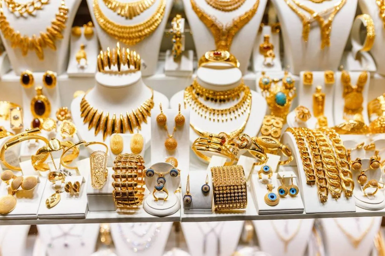 قفزة صباحية كبيرة.. سعر الذهب في العراق اليوم الثلاثاء 13 تشرين الأول 2025 شراء وبيع في البورصة والمحال