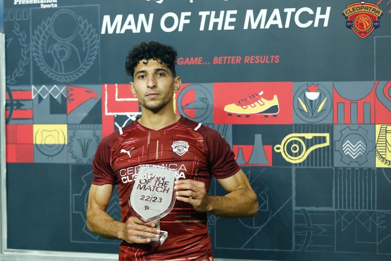 هل ظهير أيمن سيراميكا كليوباترا على وشك الانضمام للأهلي ؟