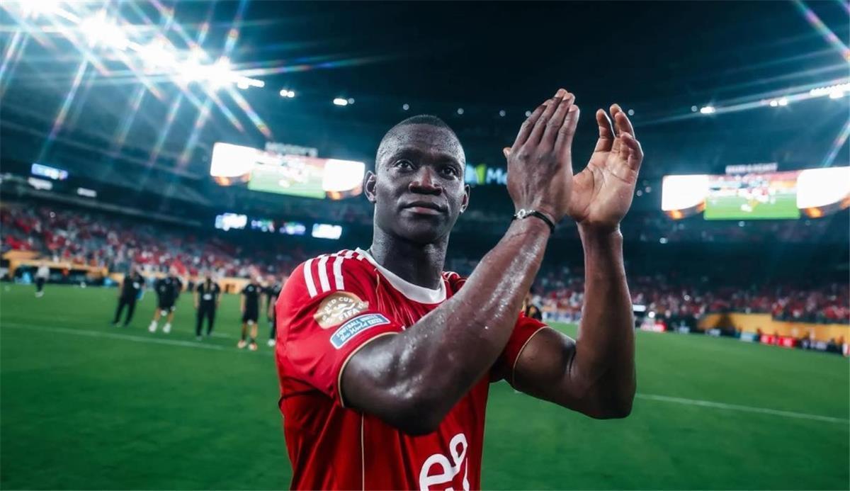 تهديد من ديانج في حالة رفض العرض من إدارة القلعة الحمراء