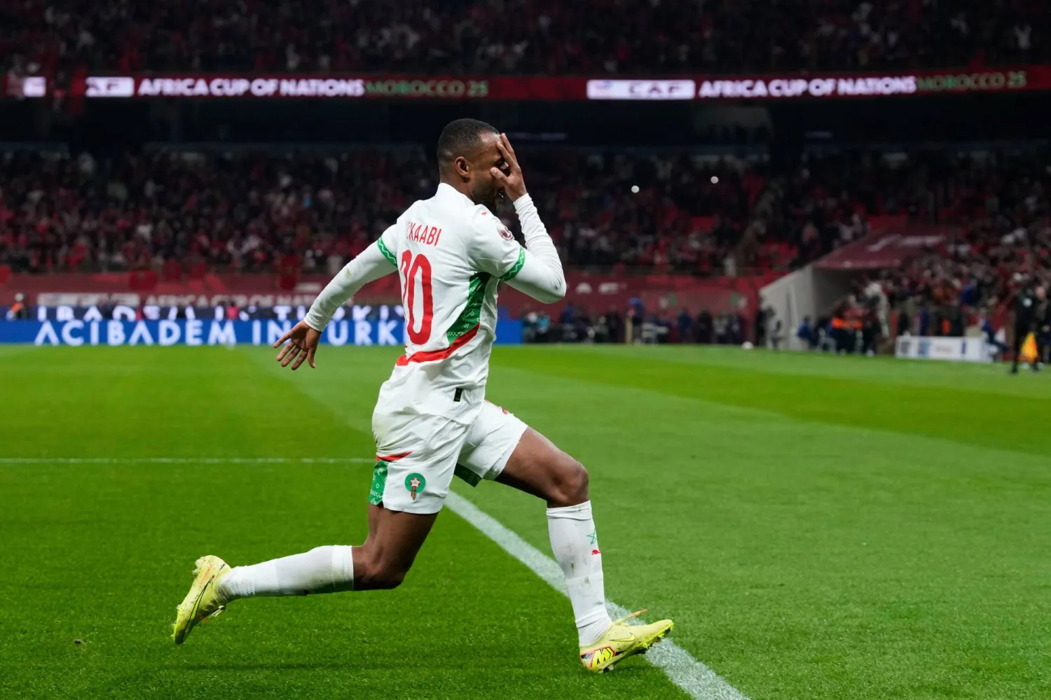 ضربة جديدة لـ الأهلي في صفقة نجم منتخب المغرب