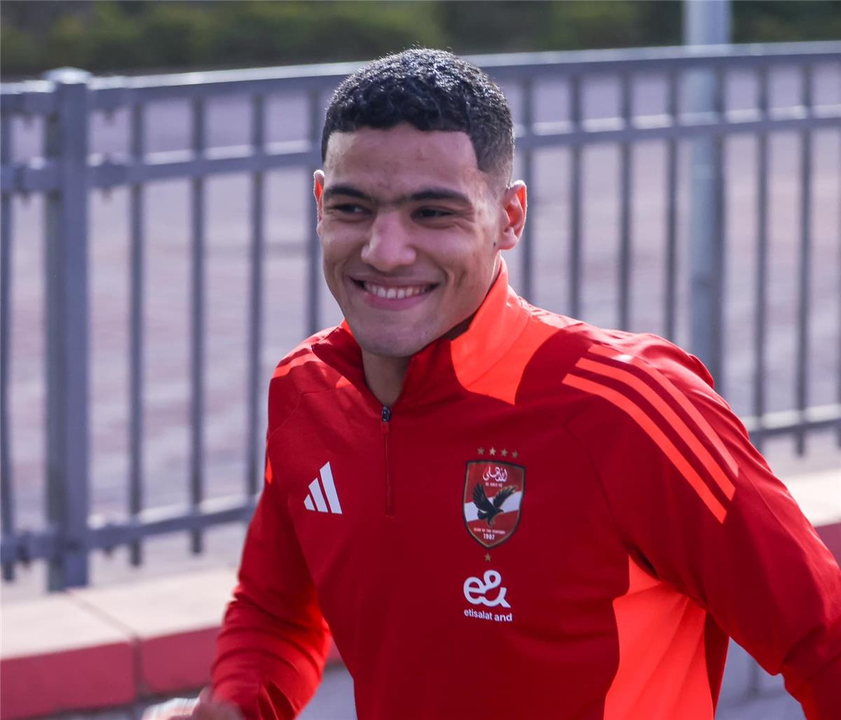إصابة مدافع الأهلي تمنعه ثلاث أسابيع عن الملاعب.. تفاصيل