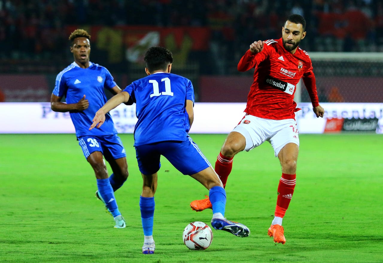 موعد مباراة الأهلي وسموحة والقنوات الناقلة في الدوري المصري الممتاز اليوم