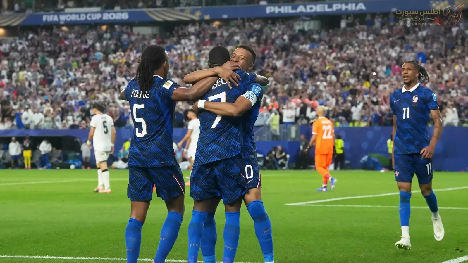 كيليان مبابي يحتفل بهدفه مع منتخب فرنسا في كأس العالم