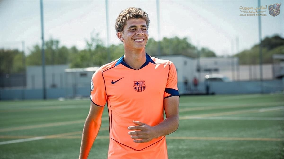 برشلونة يعلن التعاقد مع لاعب الاهلي السابق حتي عام 2029